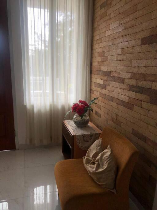 Schones Haus Private Pool & Netflix By Grorental Bandung Exterior photo